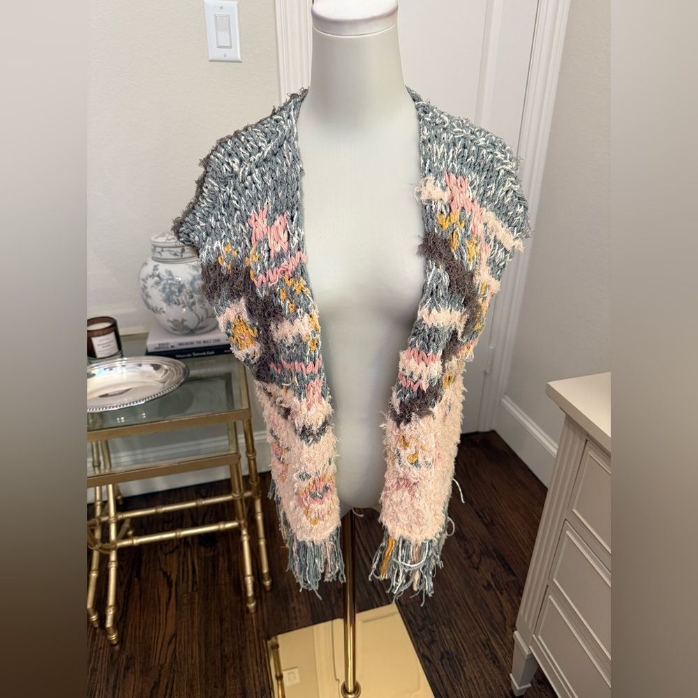 Free People Sunrise Fringe Vest
Y19 - Picture 4 of 10